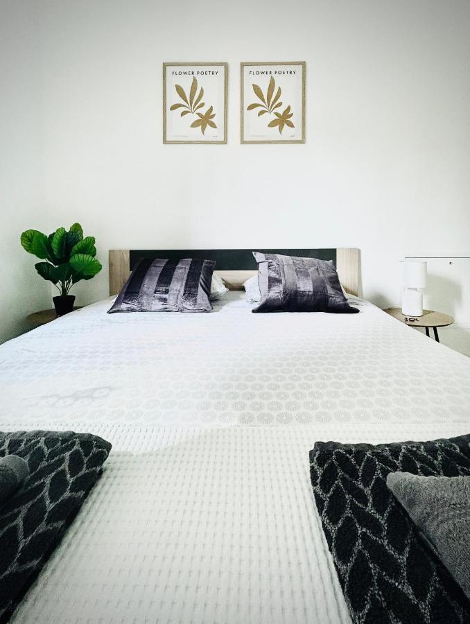 The Charming Suite - Few Steps From The Lake! Лугано Экстерьер фото